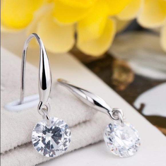 925 Silver Earrings With CZ Stone NEW - Picture 2 of 3